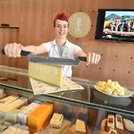 Josefine Und Ihr Kavalier Kundl