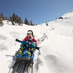 Josefine Und Ihr Kavalier *