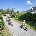 Josefine Und Ihr Kavalier *
