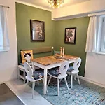Josefine Und Ihr Kavalier Apartment